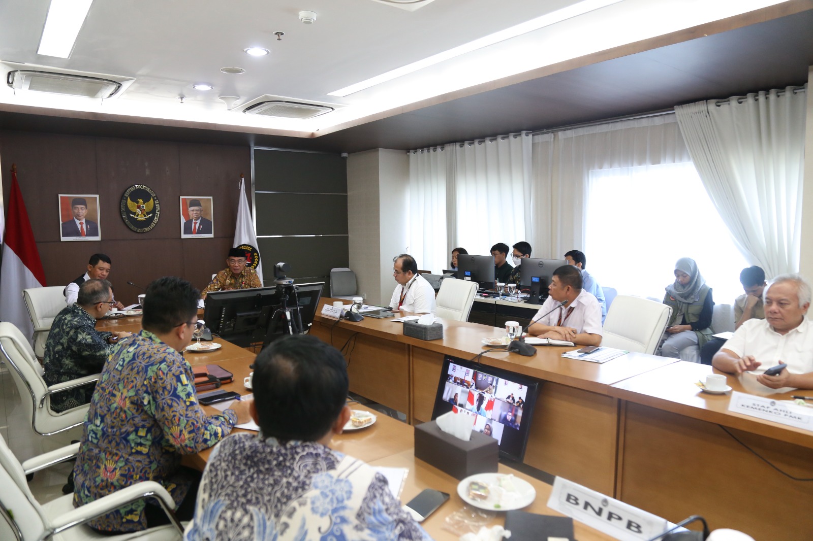 Kepala BNPB menghadiri undangan Menko PMK untuk melaksanakan Rapat Tingkat Menteri (RTM) yang membahas tentang kelanjutan bantuan kemanusiaan bagi negara Republik Vanuatu dan Myanmar di Kantor Kemenko PMK, Jakarta, Rabu (14/6).